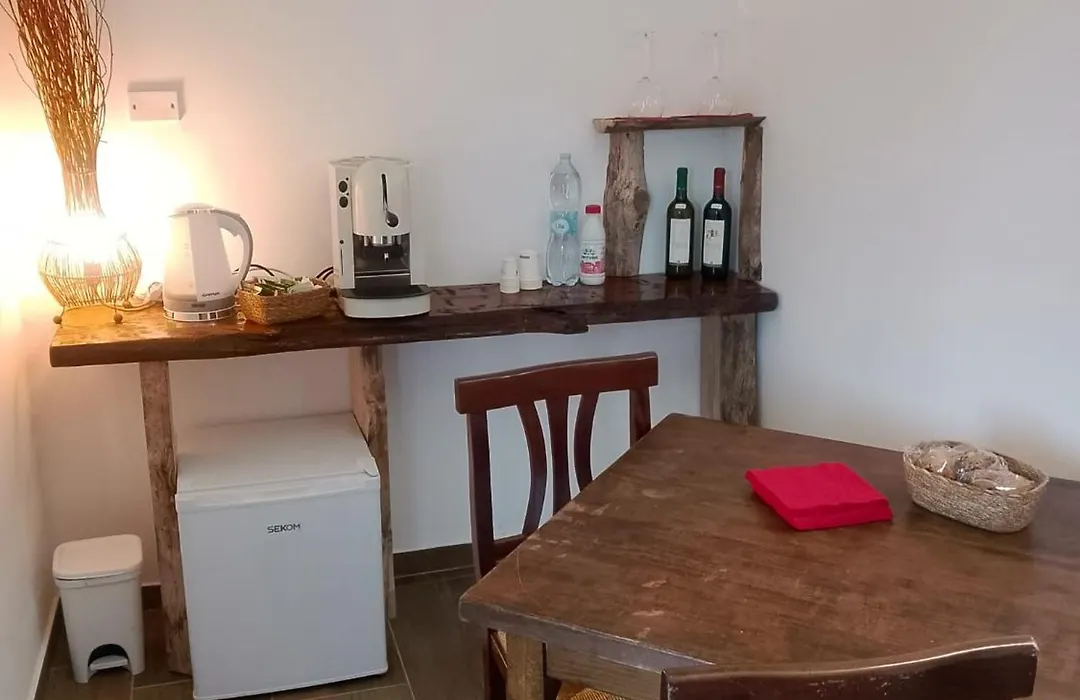Bed And Breakfasts La Casetta-1